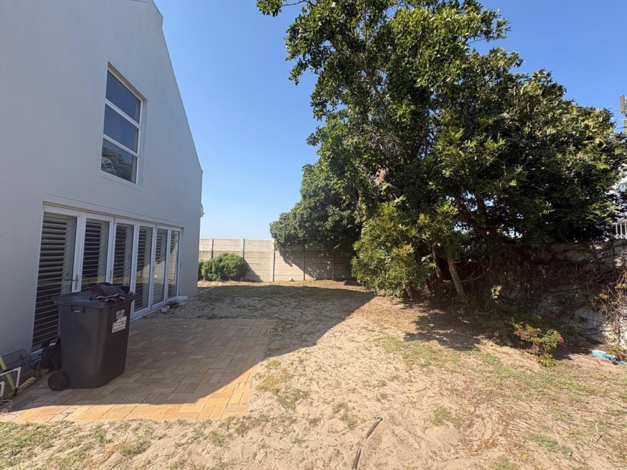 To Let 2 Bedroom Property for Rent in West Beach Western Cape